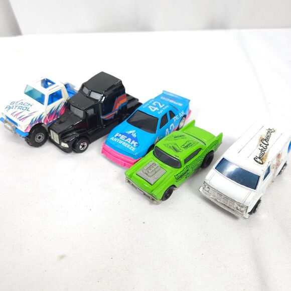 Vintage Die Cast Car Lot Chuck E Cheese Van - Beach Patrol - 57 Chevy Alligator - Picture 2 of 11